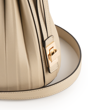 Flaum Bucket Bag Cream